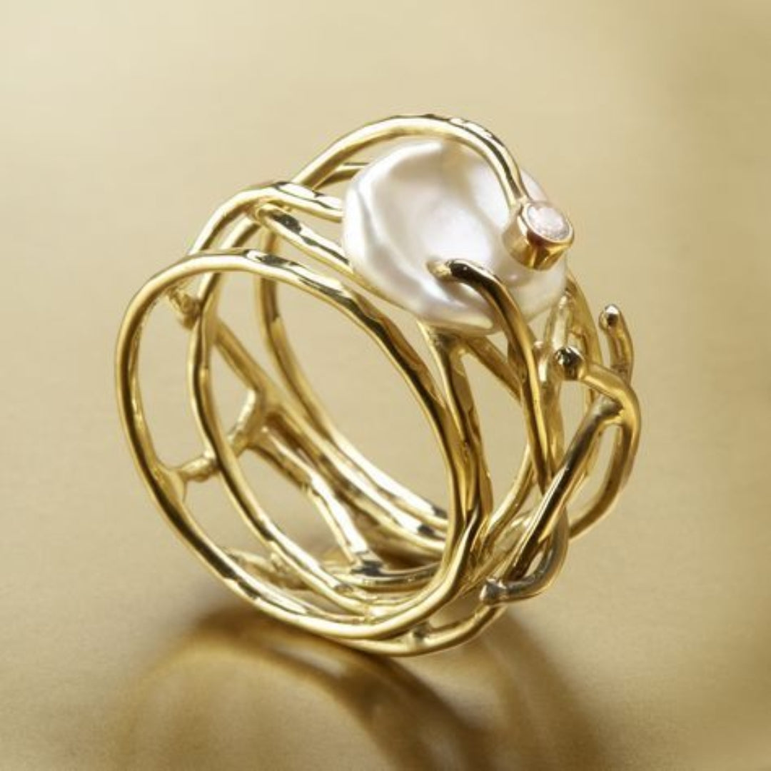 Samira Thin Golden & Pearl Ring | Nooklyst