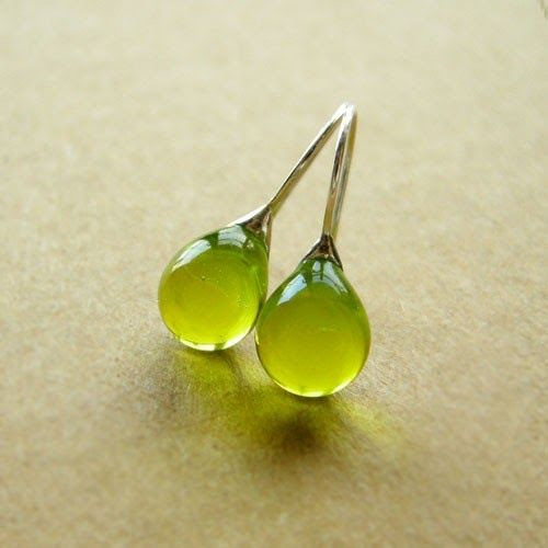 Chic Vintage Olive Crystal Earrings | Nooklyst