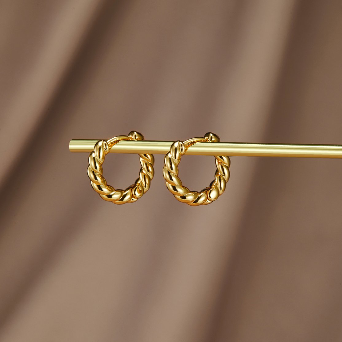 Luna Gold Twist Earrings | Nooklyst